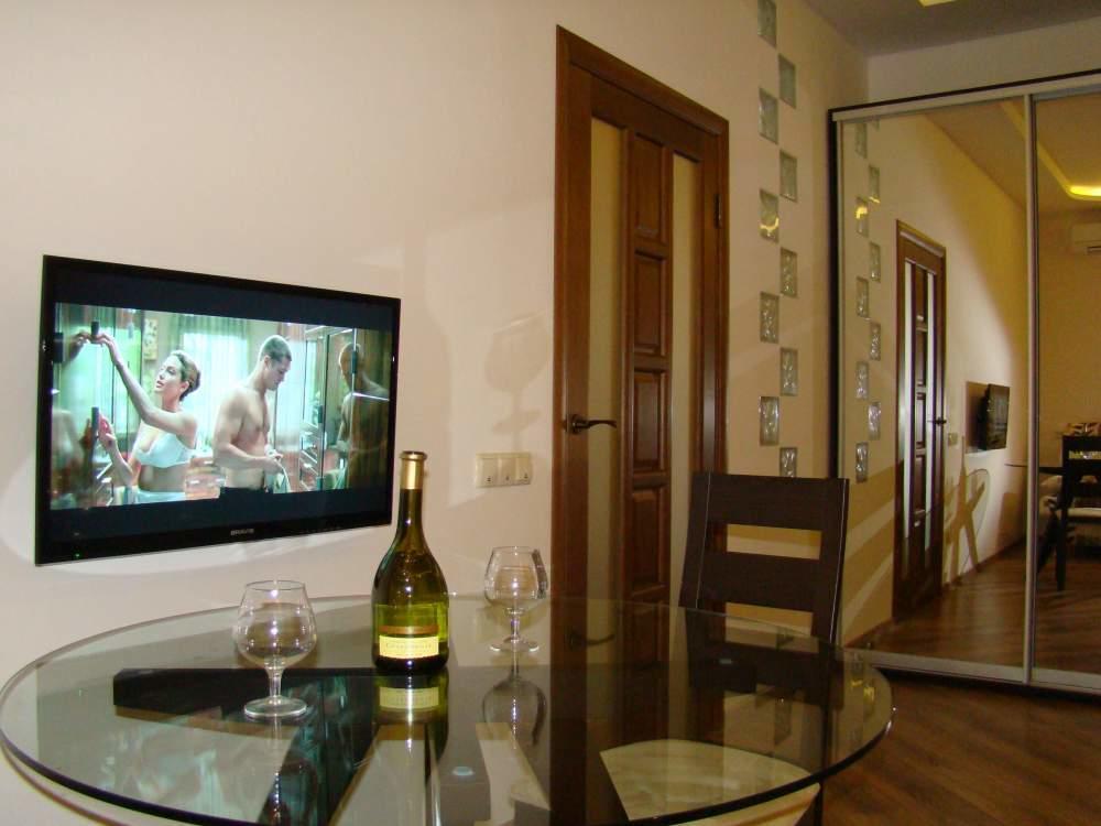 Pleasure Apartment Near Center Of Odessa Exterior foto