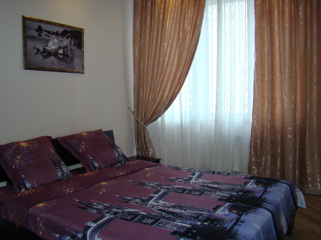 Pleasure Apartment Near Center Of Odessa Exterior foto