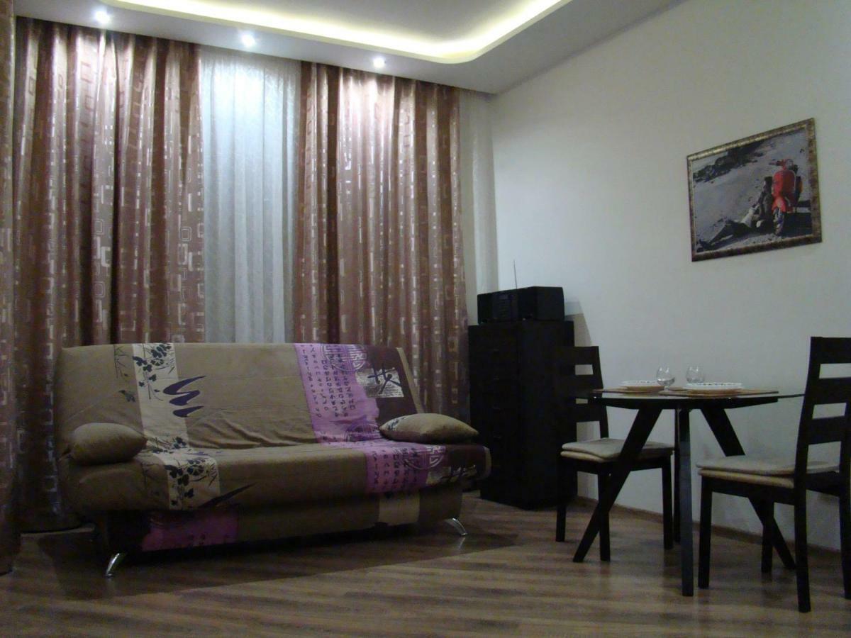Pleasure Apartment Near Center Of Odessa Exterior foto